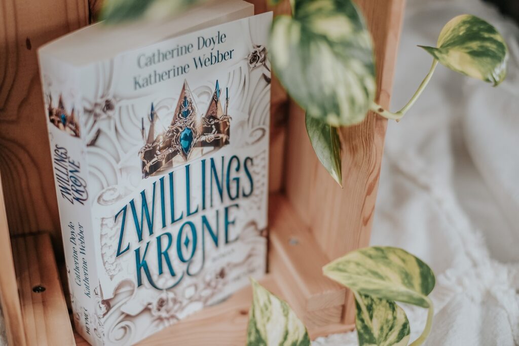 Hexan von Eana, Bloggerportal, Rezension, Fantasy Buch, Zwillingskrone, Catherine Doyl, Katherine Webber, Heyne, Heyne Verlag, Hexen