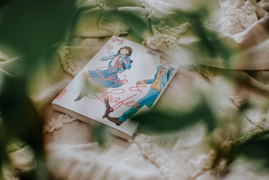 スキップとローファー, Skip to Loafer, Skip & Loafer, Misaki Takamatsu, Altraverse, Anemone Bauer, 高松美咲, Shojo Manga, Slice of Life Manga, Mitsumi Iwakura, Sosuke Shima, ISBN: 978-3-7539-1489-3