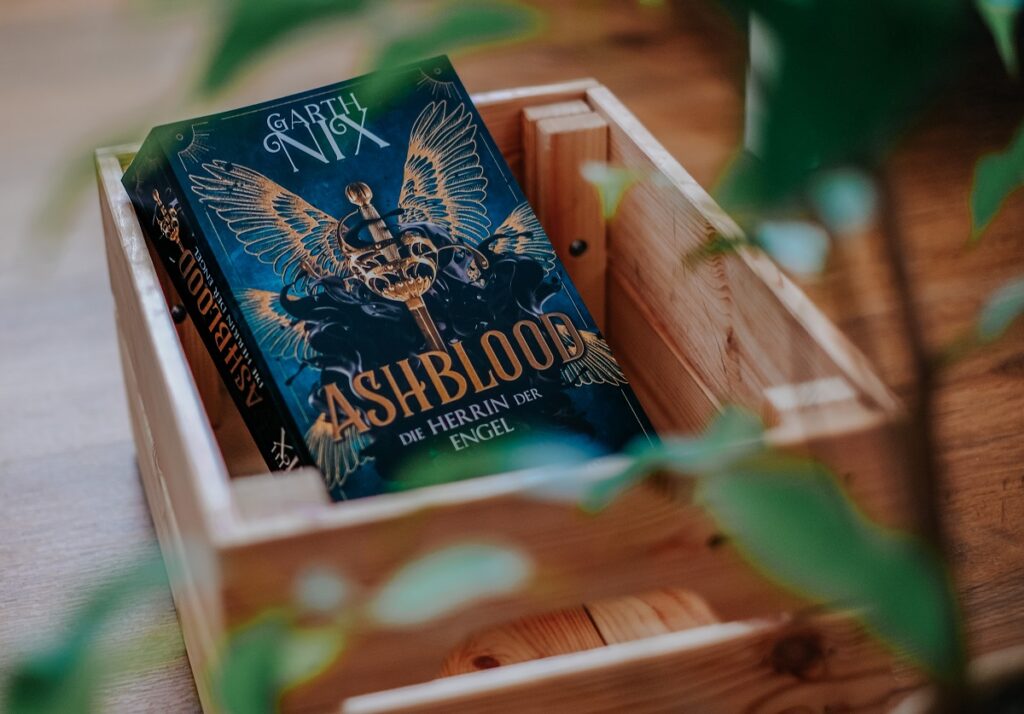 „Ashblood“, Garth Nix, Pengalion, Ashblood - Herrin der Engel, ISBN: 978-3-7645-3250-5, Fantasy Books, Fantasy, Engel, Magie, Komplex